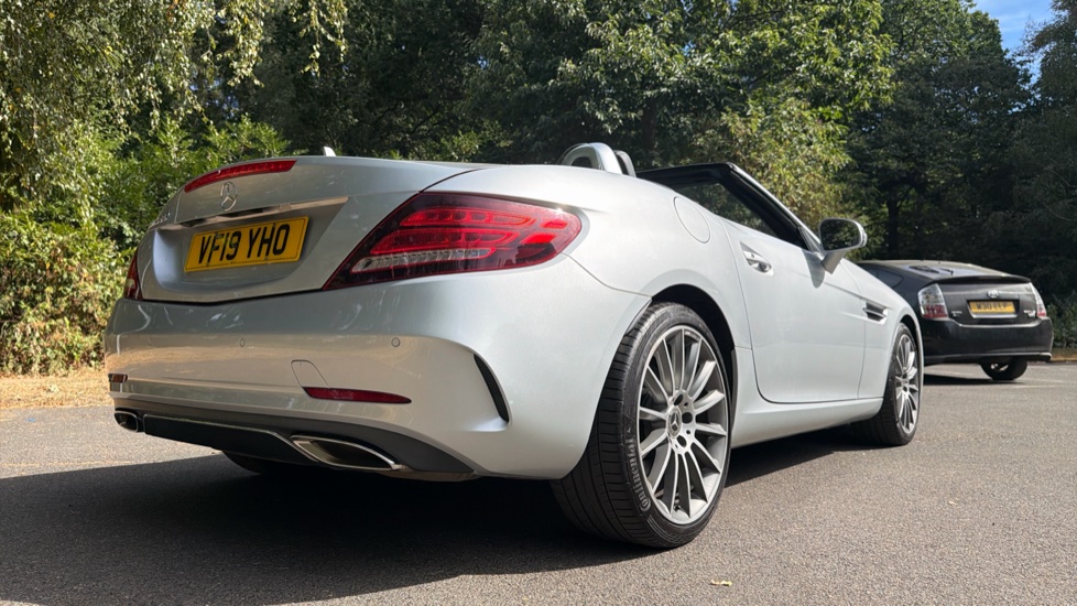 Mercedes-Benz SLC 300 AMG Line 2dr 9G-Tronic Petrol Roadster - Image 35