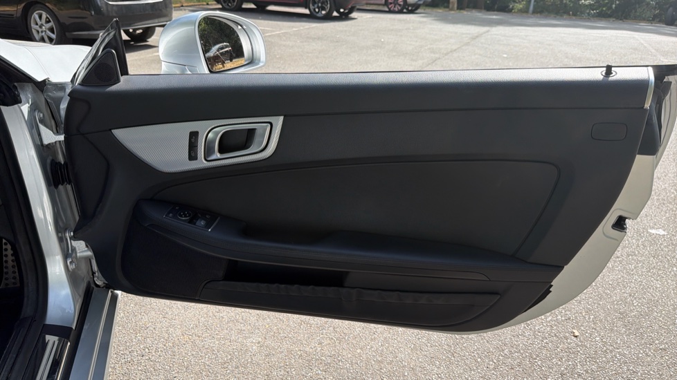 Mercedes-Benz SLC 300 AMG Line 2dr 9G-Tronic Petrol Roadster - Image 40