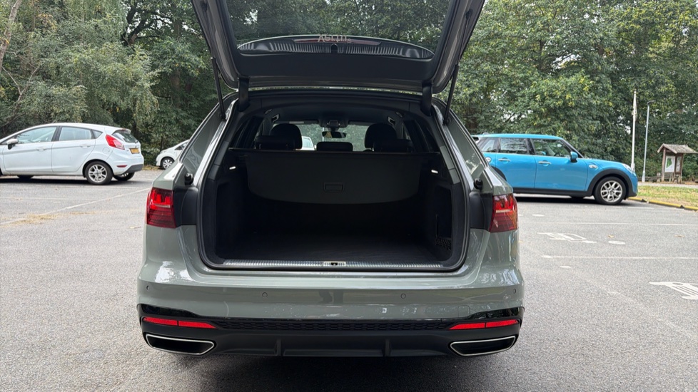 Audi A4 35 TDI Black Edition 5dr S Tronic Diesel Estate - Image 4