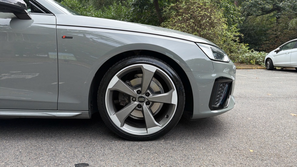Audi A4 35 TDI Black Edition 5dr S Tronic Diesel Estate - Image 7