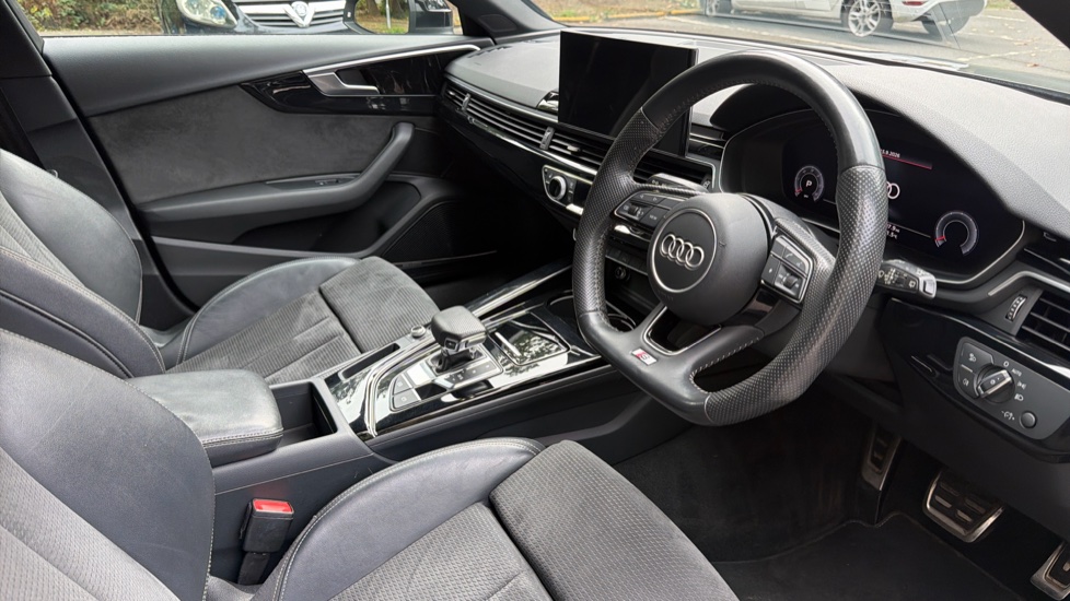 Audi A4 35 TDI Black Edition 5dr S Tronic Diesel Estate - Image 11