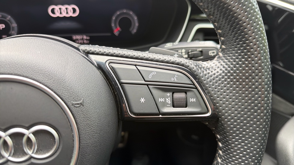 Audi A4 35 TDI Black Edition 5dr S Tronic Diesel Estate - Image 21