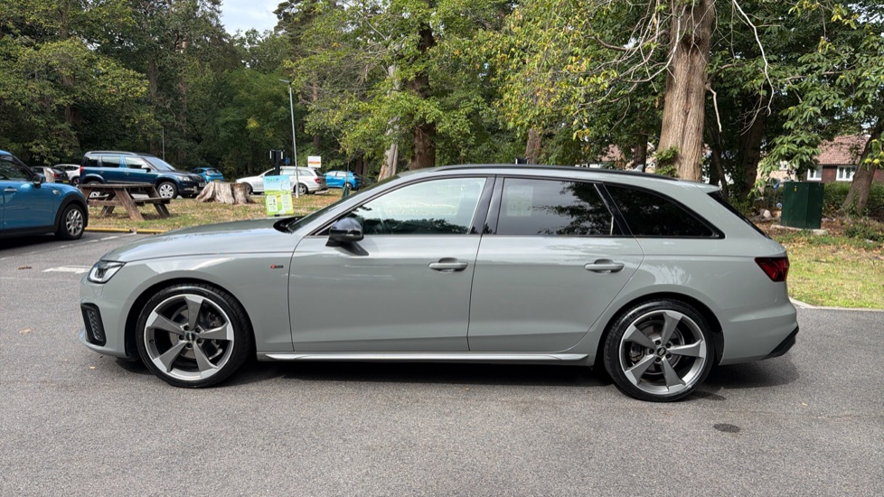 Audi A4 35 TDI Black Edition 5dr S Tronic Diesel Estate - Image 31