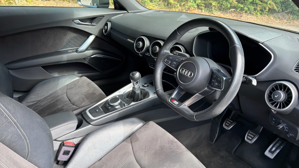 Audi TT 1.8T FSI Black Edition 2dr Petrol Coupe - Image 11