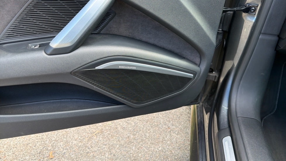 Audi TT 1.8T FSI Black Edition 2dr Petrol Coupe - Image 30
