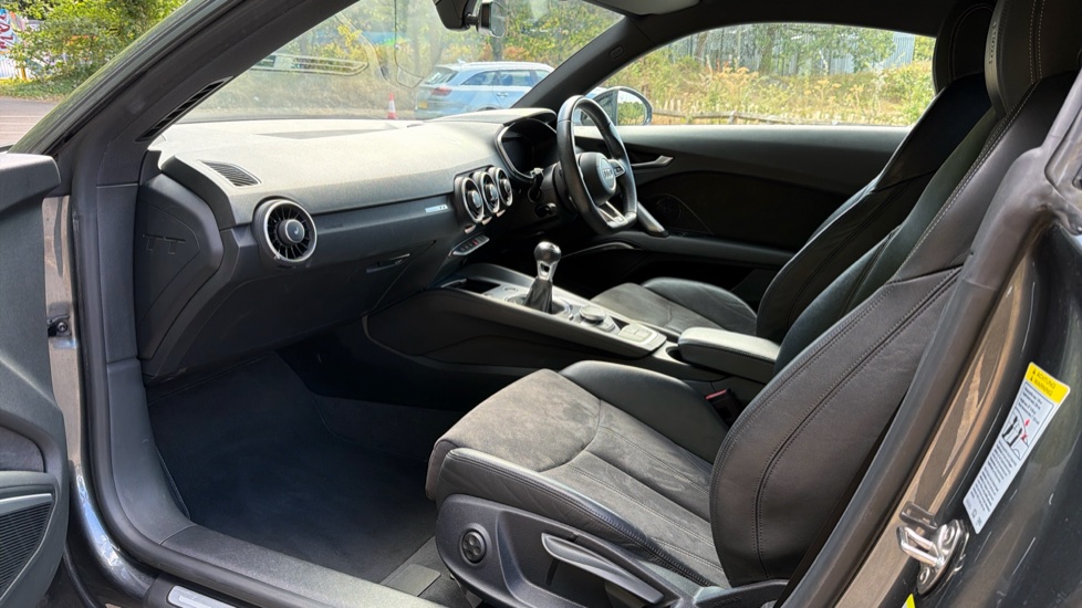 Audi TT 1.8T FSI Black Edition 2dr Petrol Coupe - Image 31
