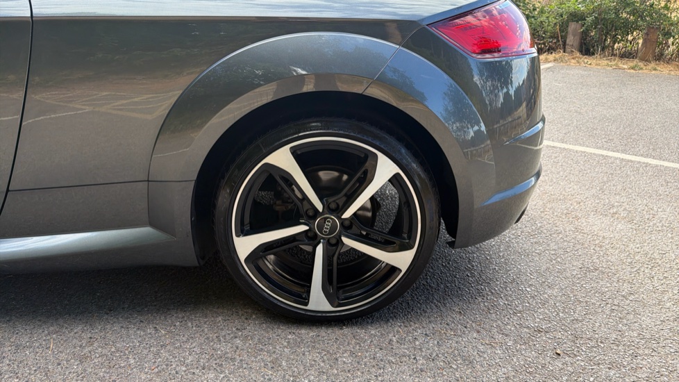 Audi TT 1.8T FSI Black Edition 2dr Petrol Coupe - Image 32