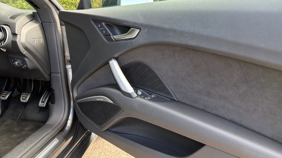 Audi TT 1.8T FSI Black Edition 2dr Petrol Coupe - Image 38