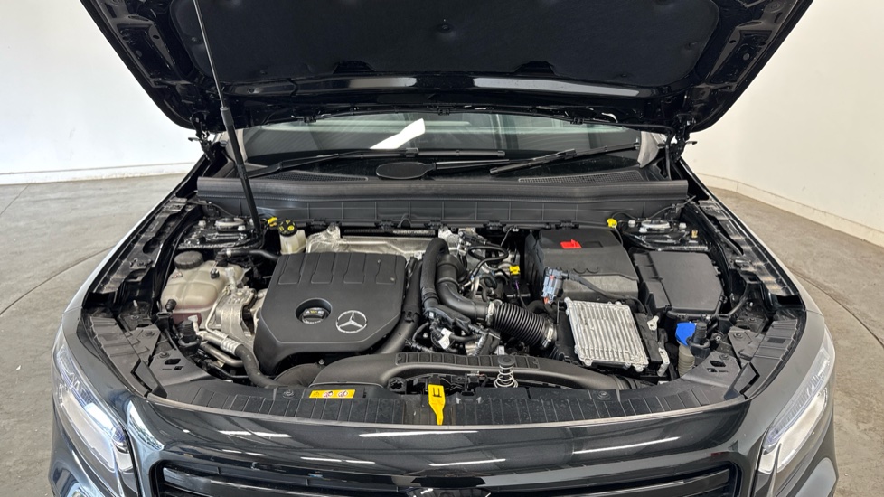 Mercedes-Benz GLB 200 Sport Executive 5dr 7G-Tronic Petrol Estate - Image 8