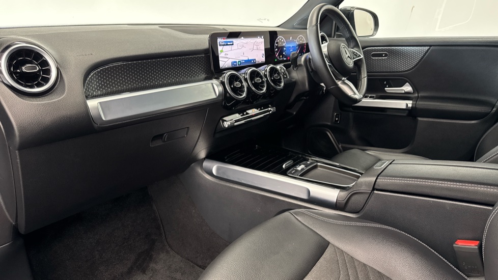 Mercedes-Benz GLB 200 Sport Executive 5dr 7G-Tronic Petrol Estate - Image 9