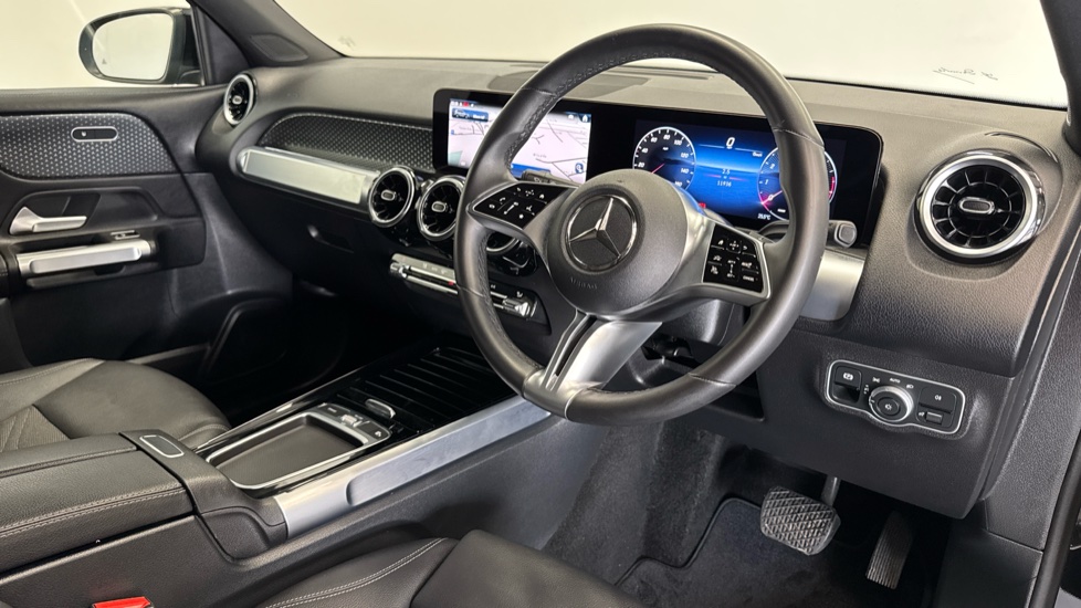Mercedes-Benz GLB 200 Sport Executive 5dr 7G-Tronic Petrol Estate - Image 11