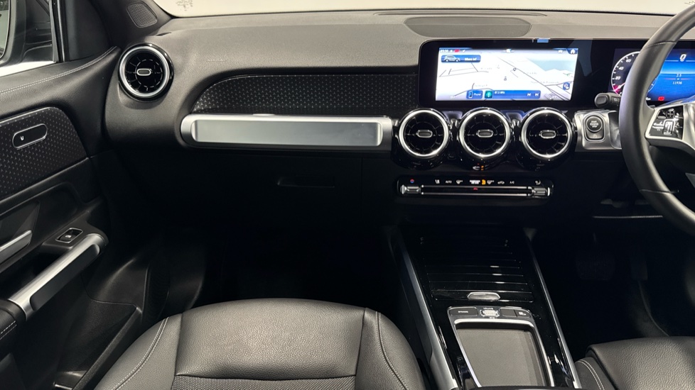 Mercedes-Benz GLB 200 Sport Executive 5dr 7G-Tronic Petrol Estate - Image 14