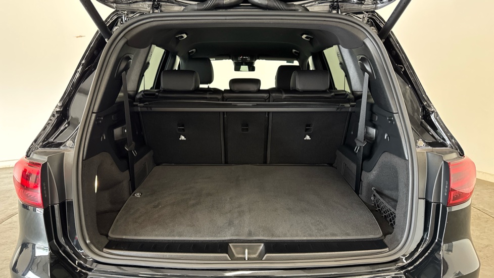 Mercedes-Benz GLB 200 Sport Executive 5dr 7G-Tronic Petrol Estate - Image 17