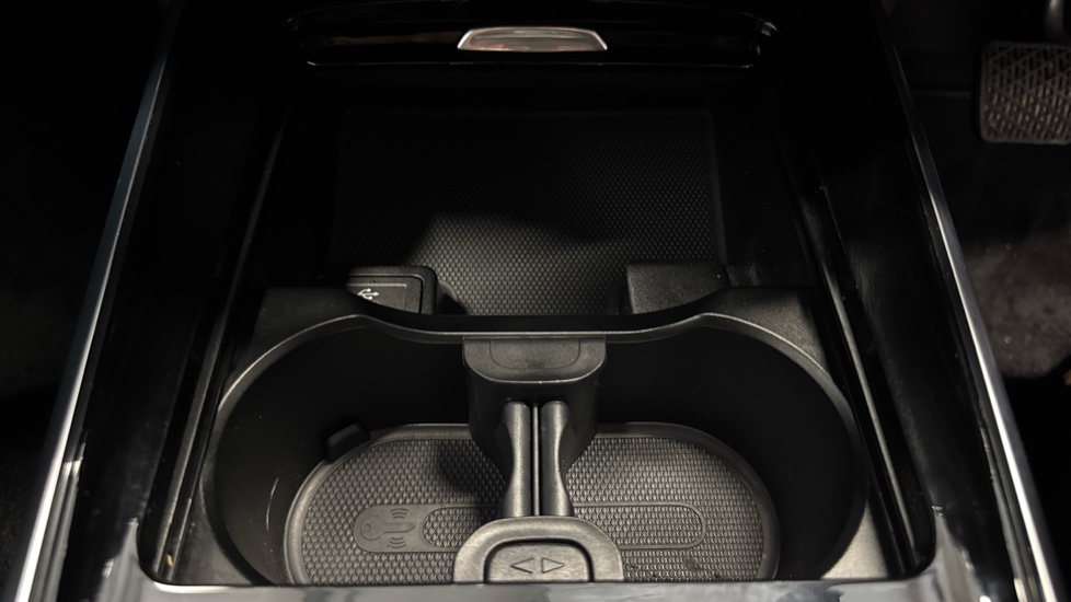 Mercedes-Benz GLB 200 Sport Executive 5dr 7G-Tronic Petrol Estate - Image 36