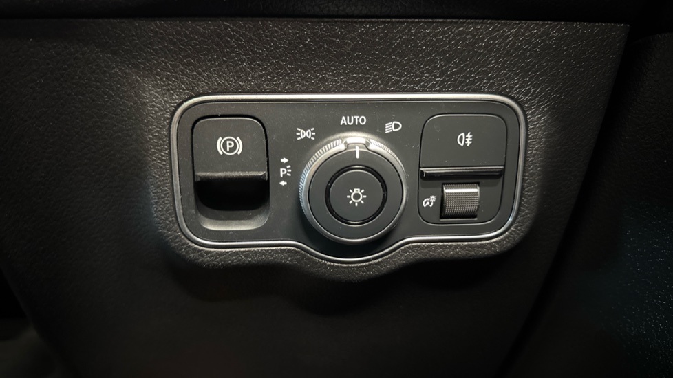 Mercedes-Benz Eqb 300 4M 168kW AMG Line Premium 66.5kWh 5dr Auto Electric Estate - Image 25