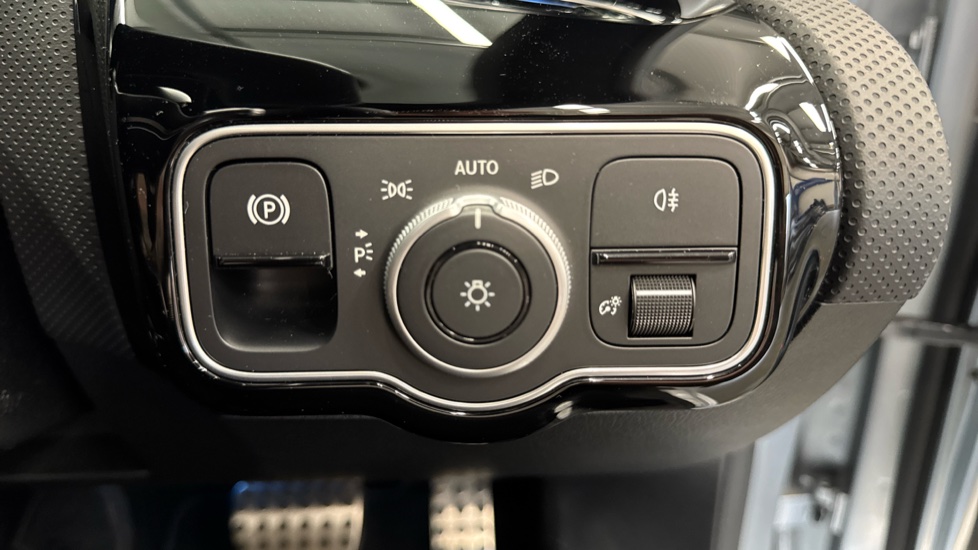 Mercedes-Benz A-Class A180 AMG Line Premium Plus 5dr Auto Petrol Hatchback - Image 28