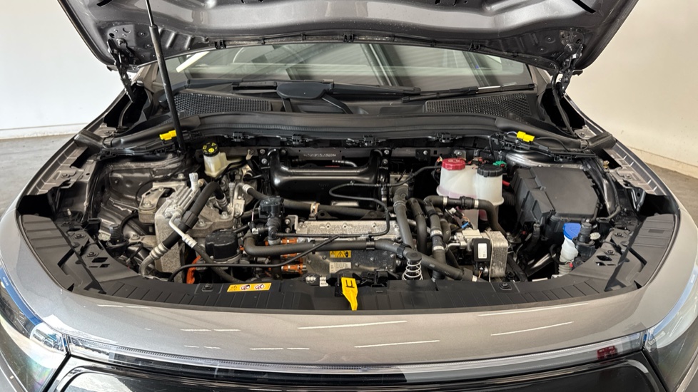 Mercedes-Benz Eqa 250 140kW AMG Line 66.5kWh 5dr Auto Electric Hatchback - Image 8