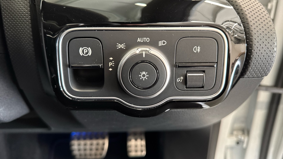Mercedes-Benz A-Class A180 AMG Line Premium Plus 5dr Auto Petrol Hatchback - Image 27