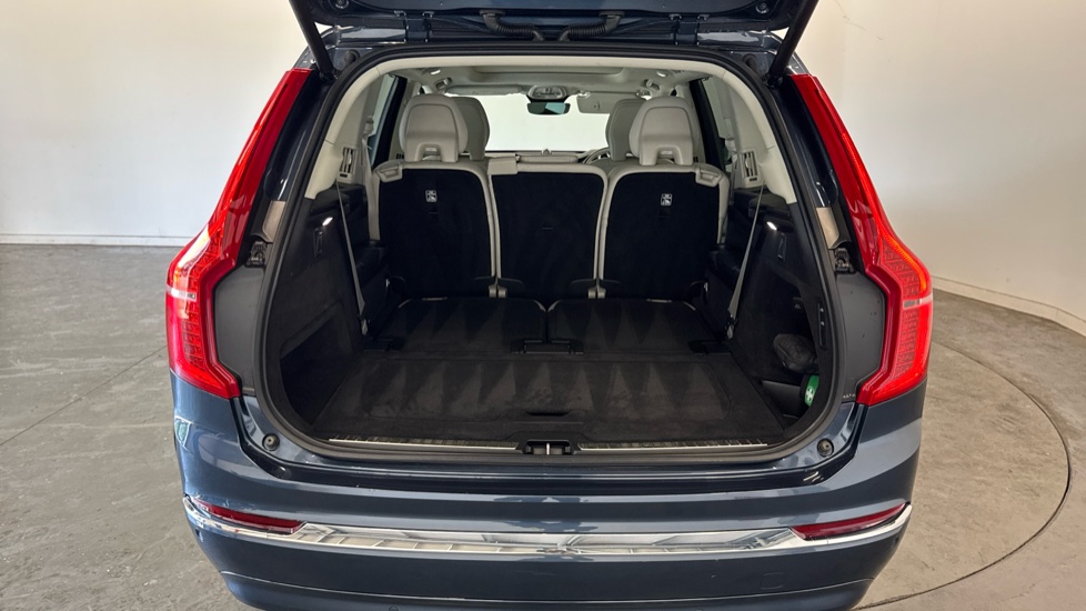 Volvo XC90 2.0 T8 [455] RC PHEV Ultimate Dark 5dr AWD Gtron Estate - Image 4
