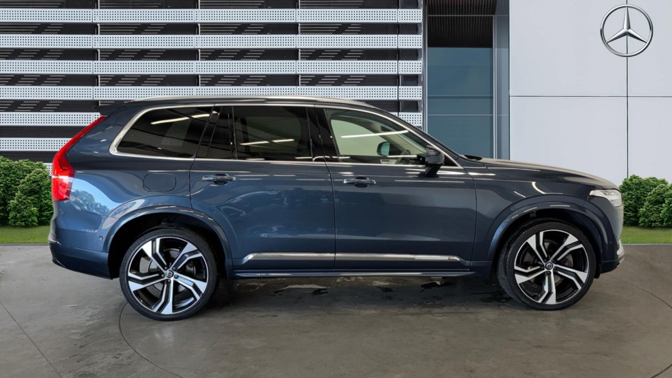 Volvo XC90 2.0 T8 [455] RC PHEV Ultimate Dark 5dr AWD Gtron Estate - Image 5
