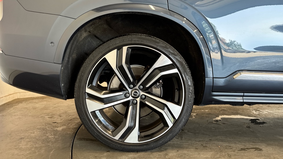 Volvo XC90 2.0 T8 [455] RC PHEV Ultimate Dark 5dr AWD Gtron Estate - Image 7