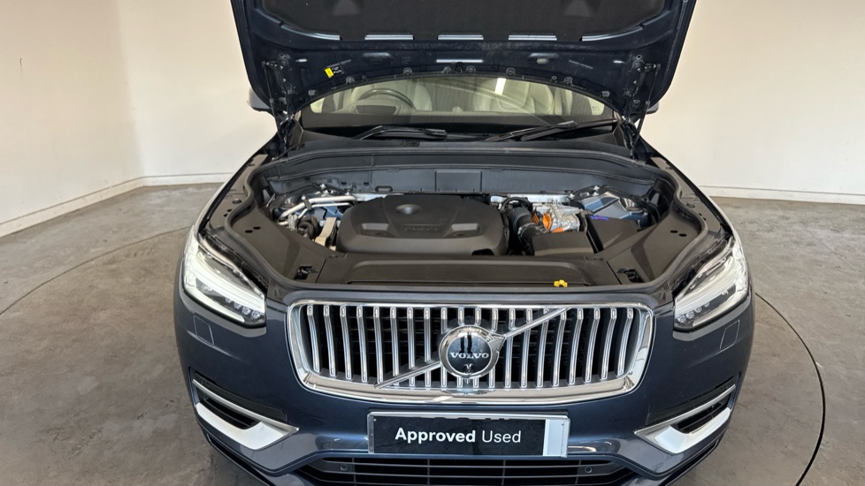 Volvo XC90 2.0 T8 [455] RC PHEV Ultimate Dark 5dr AWD Gtron Estate - Image 8