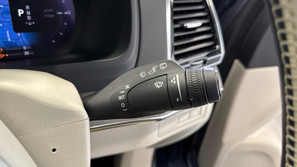 Volvo XC90 2.0 T8 [455] RC PHEV Ultimate Dark 5dr AWD Gtron Estate - Image 23