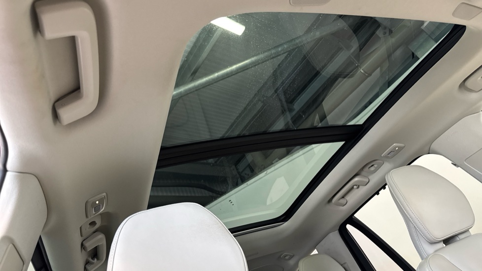Volvo XC90 2.0 T8 [455] RC PHEV Ultimate Dark 5dr AWD Gtron Estate - Image 27
