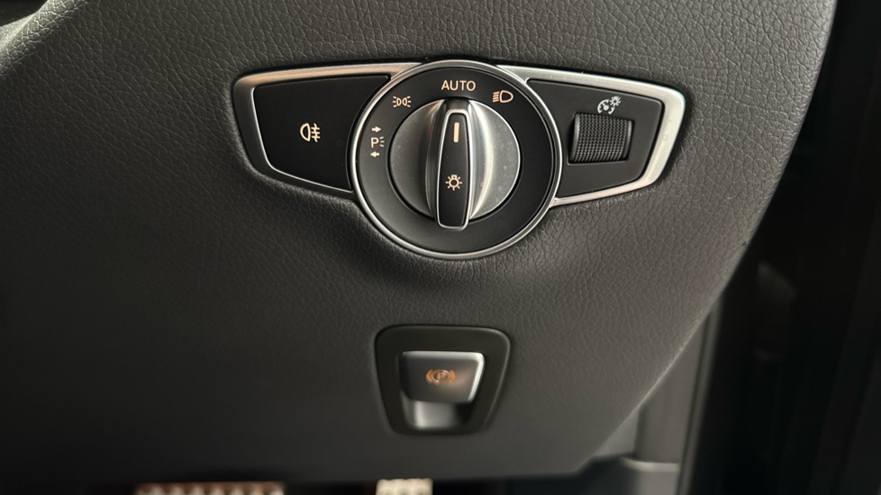Mercedes-Benz EQC 400 300kW AMG Line Premium Plus 80kWh 5dr Auto Electric Estate - Image 28