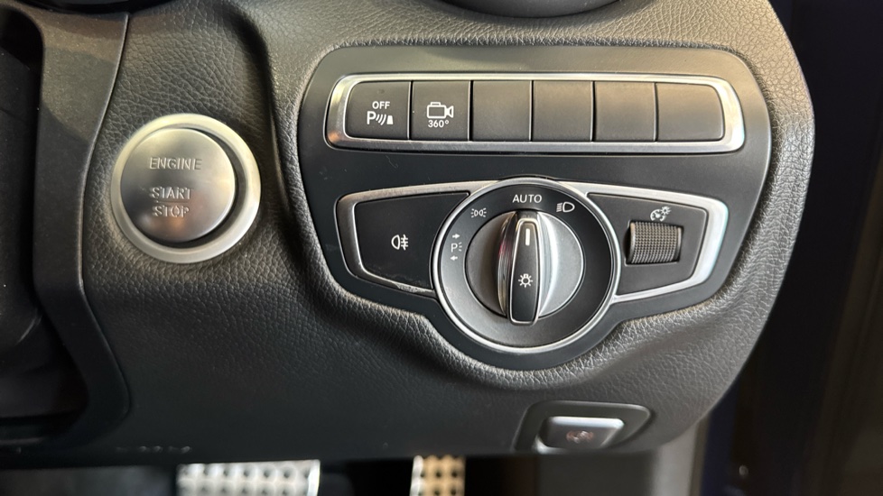Mercedes-AMG C-Class C63 Premium 4dr Auto Petrol Saloon - Image 27
