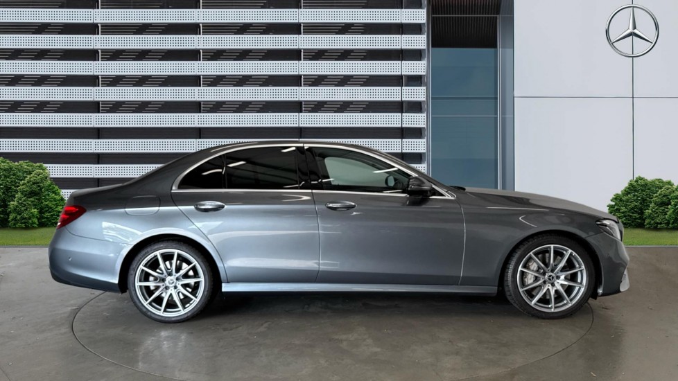 Mercedes-Benz E-Class E350d AMG Line Edition Premium Plus 4dr 9G-Tronic Diesel Saloon - Image 5