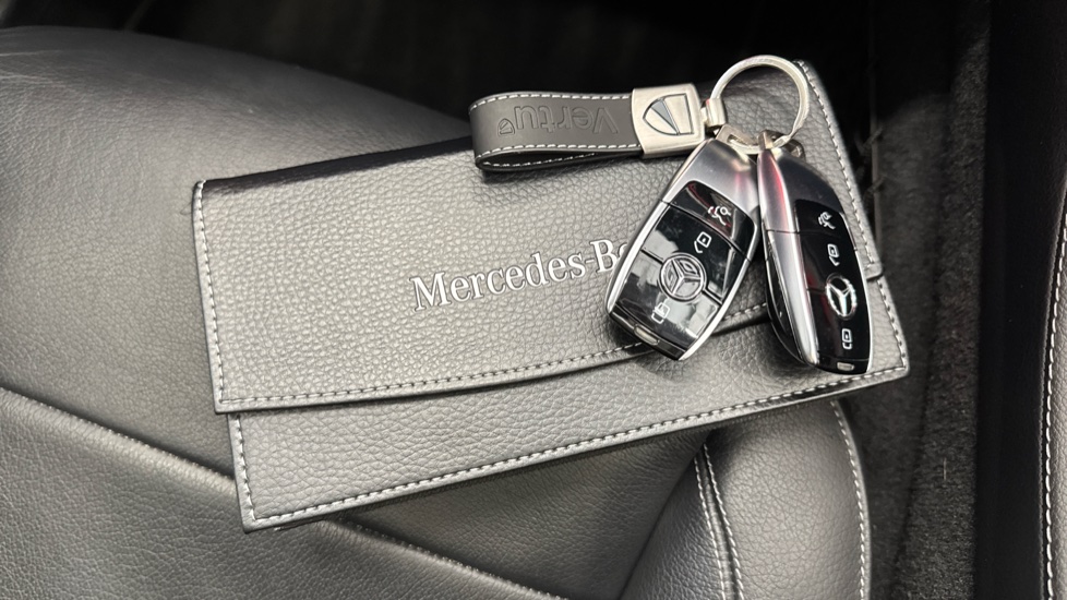 Mercedes-Benz E-Class E350d AMG Line Edition Premium Plus 4dr 9G-Tronic Diesel Saloon - Image 19