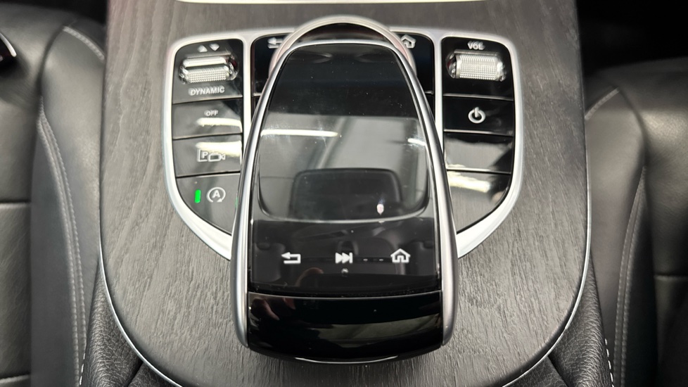 Mercedes-Benz E-Class E350d AMG Line Edition Premium Plus 4dr 9G-Tronic Diesel Saloon - Image 35