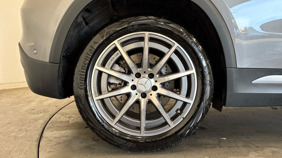 Mercedes-AMG GLA 35 4Matic 5dr Auto Petrol Hatchback - Image 7
