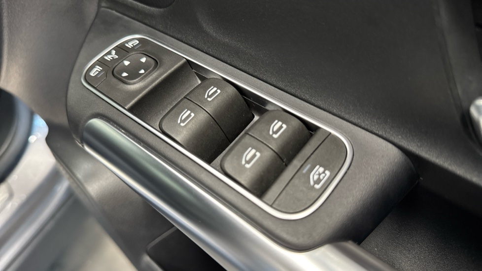 Mercedes-AMG GLA 35 4Matic 5dr Auto Petrol Hatchback - Image 25