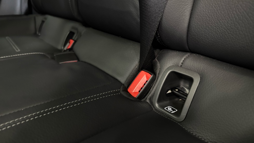 Mercedes-Benz CLA 200 AMG Line Premium Plus 4dr Tip Auto Petrol Saloon - Image 17