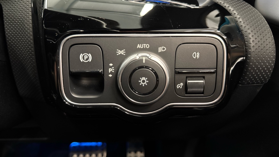 Mercedes-Benz CLA 200 AMG Line Premium Plus 4dr Tip Auto Petrol Saloon - Image 28