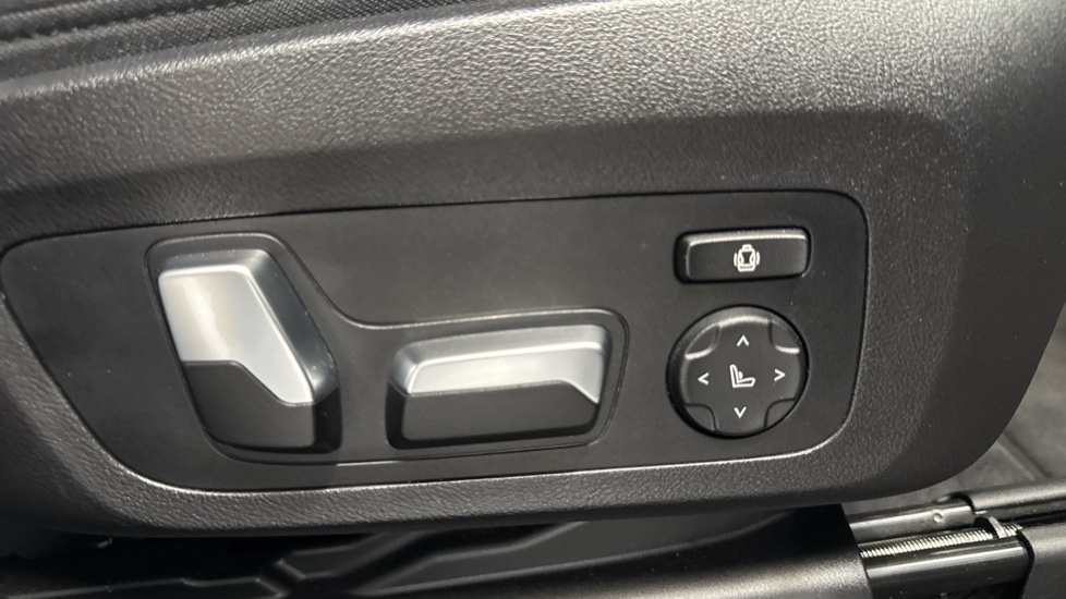 BMW iX3 210kW M Sport Pro 80kWh 5dr Auto Electric Estate - Image 31