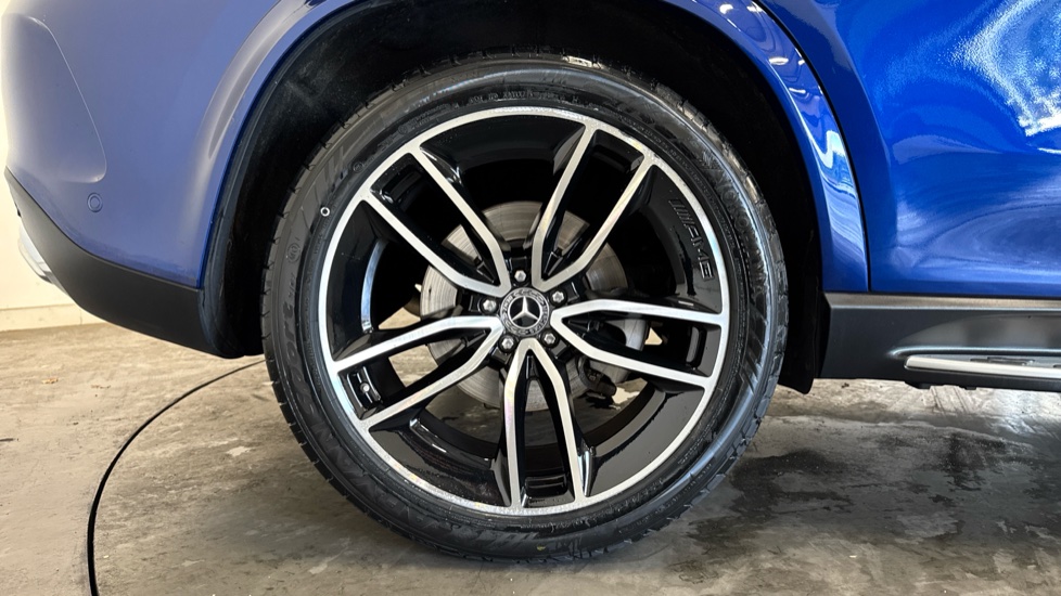 Mercedes-Benz GLE 400d 4Matic AMG Line Prem + 5dr 9G-Tron [7 St] Diesel Estate - Image 7