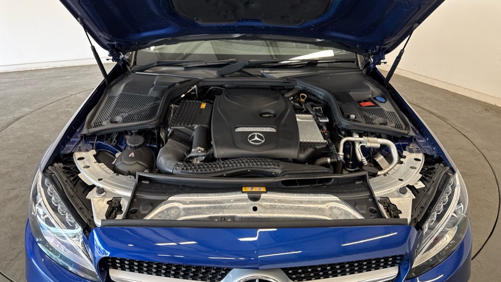 Mercedes-Benz C-Class C200 AMG Line Premium Plus 2dr 9G-Tronic Petrol Coupe - Image 8