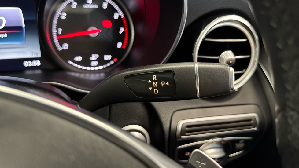 Mercedes-Benz C-Class C200 AMG Line Premium Plus 2dr 9G-Tronic Petrol Coupe - Image 13