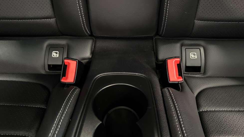 Mercedes-Benz C-Class C200 AMG Line Premium Plus 2dr 9G-Tronic Petrol Coupe - Image 17