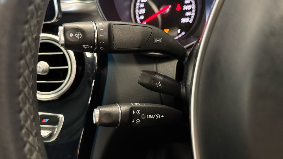 Mercedes-Benz C-Class C200 AMG Line Premium Plus 2dr 9G-Tronic Petrol Coupe - Image 29
