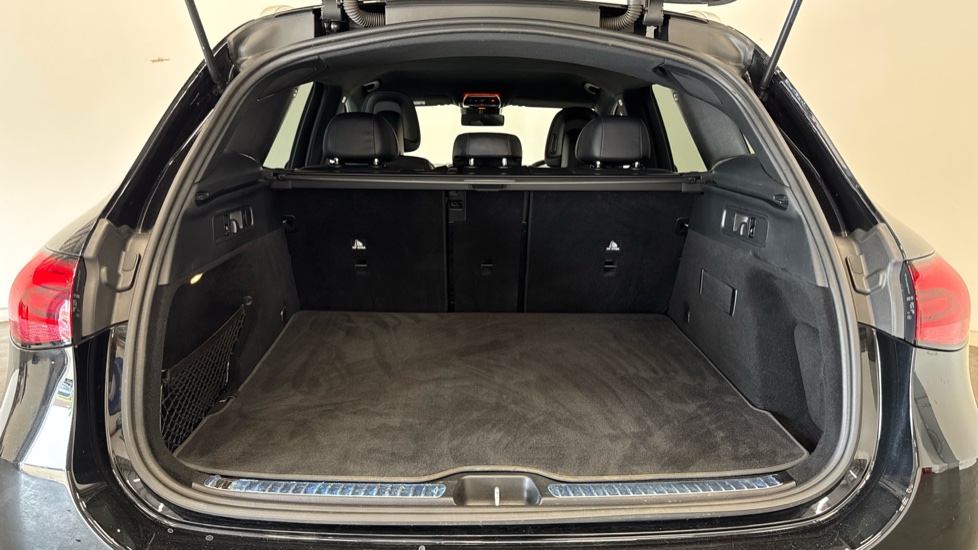 Mercedes-Benz GLC 220d 4Matic AMG Line Premium 5dr 9G-Tronic Diesel Estate - Image 4