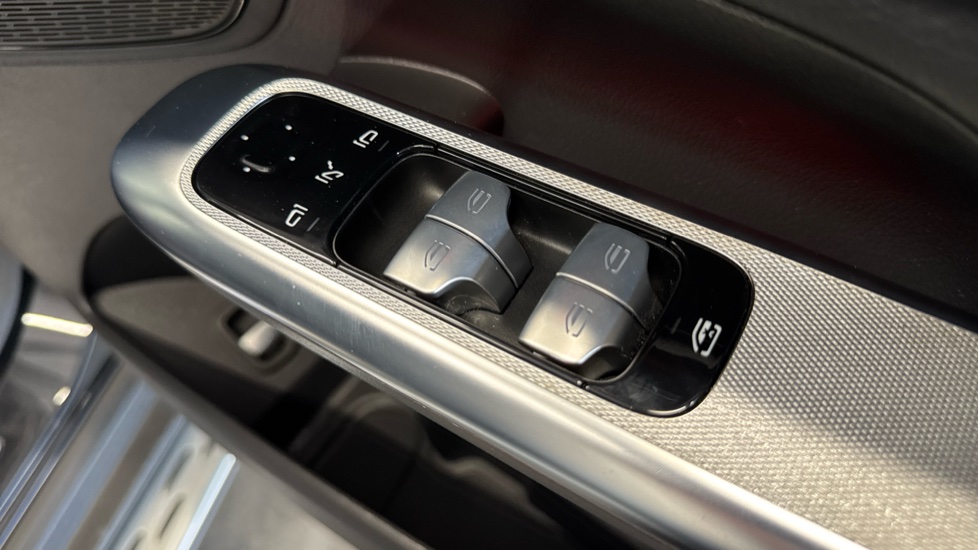 Mercedes-Benz GLC 220d 4Matic AMG Line Premium 5dr 9G-Tronic Diesel Estate - Image 24
