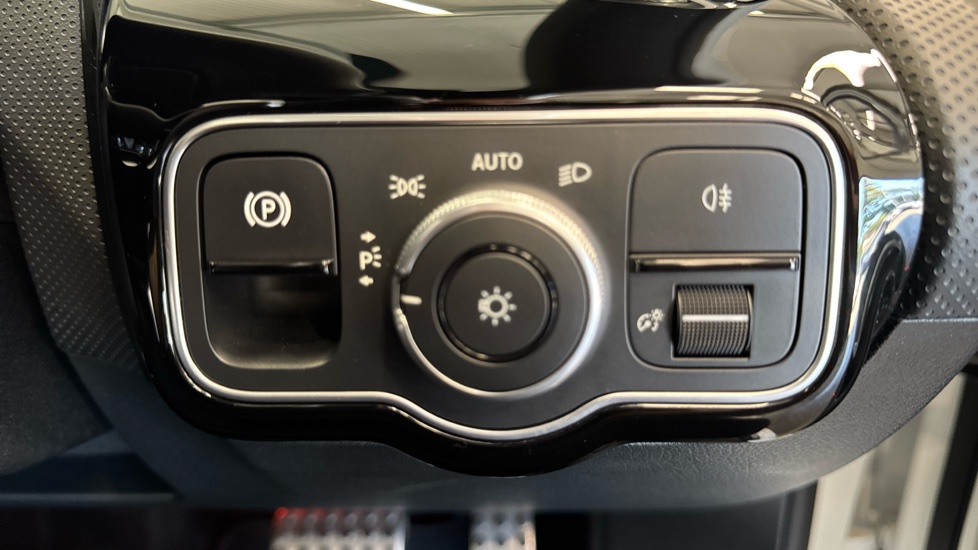 Mercedes-Benz A-Class A180 AMG Line Executive 5dr Auto Petrol Hatchback - Image 27