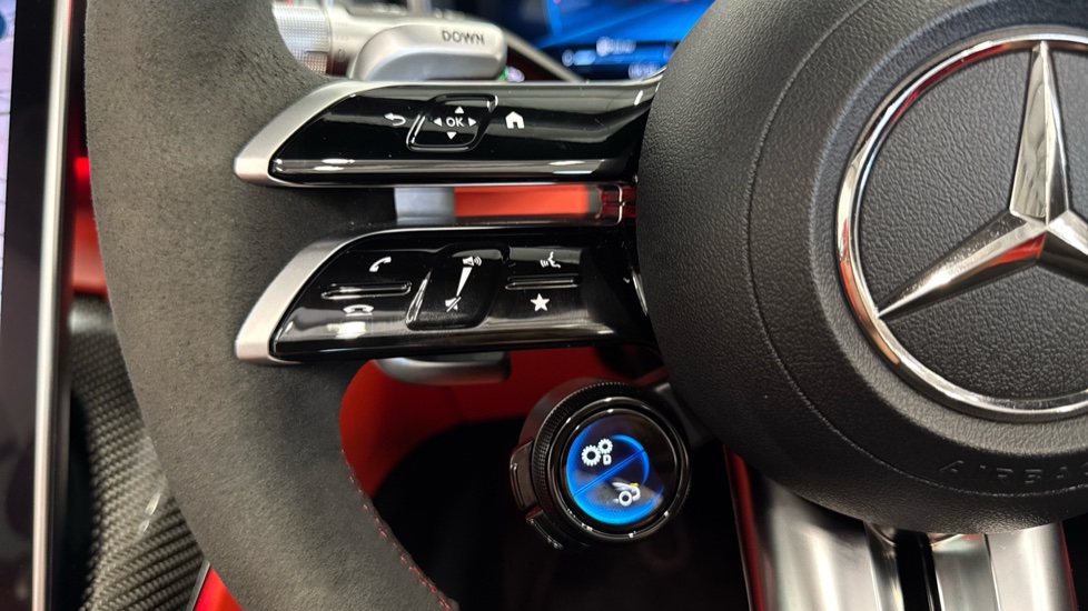 Mercedes-AMG SL 63 4Matic+ Premium Plus 2dr Auto Petrol Convertible - Image 26
