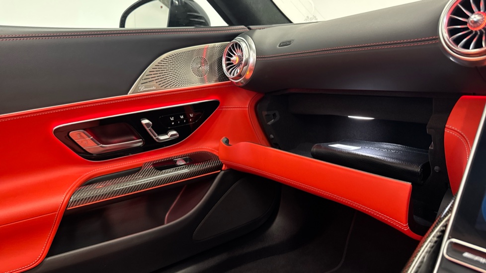 Mercedes-AMG SL 63 4Matic+ Premium Plus 2dr Auto Petrol Convertible - Image 32