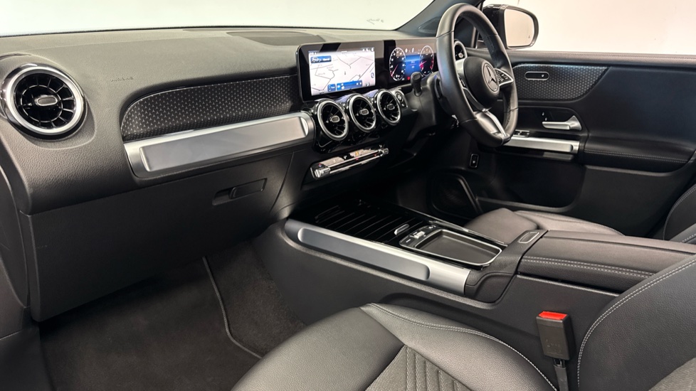 Mercedes-Benz GLB 200 Sport Executive 5dr 7G-Tronic Petrol Estate - Image 9