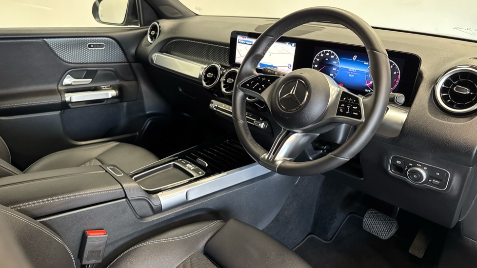 Mercedes-Benz GLB 200 Sport Executive 5dr 7G-Tronic Petrol Estate - Image 11